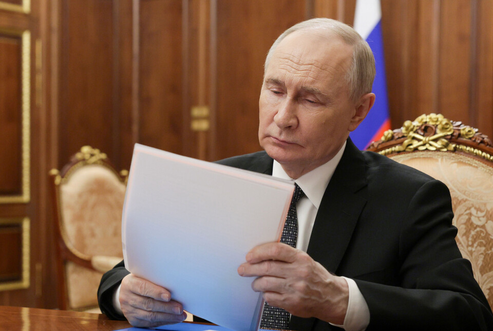 Den internasjonale straffedomstolen (ICC) har utstedt arrestordre på president Vladimir Putin for deportasjon av ukrainske barn til Russland.