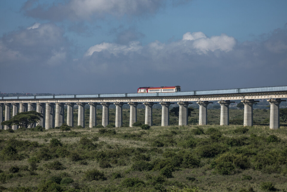 Jernbanen «The Standard Gauge Railway» i Kenya er blant annet finansiert med lån fra Kina. Kenya har i dag svært høy utenlandsgjeld.