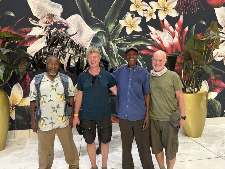 I Sør-Afrika møtte Team Bachstad Mandelas egen fotograf Rapitse Montsho og broren hans, Ben.