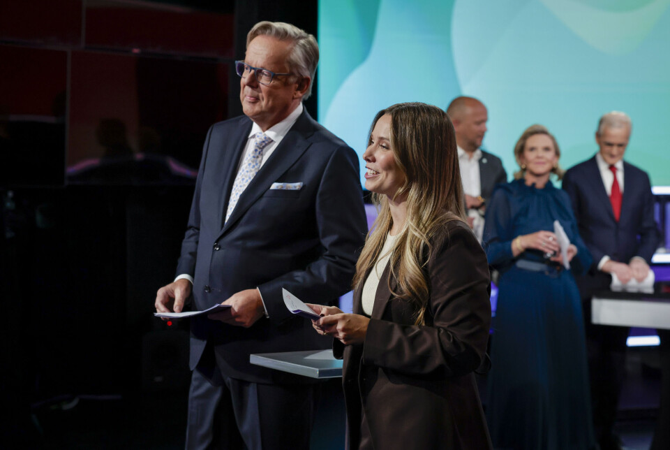 Programlederne Selma Joner og Arill Riise under partilederdebatten på TV 2 fra Media City i Bergen i slutten av august.