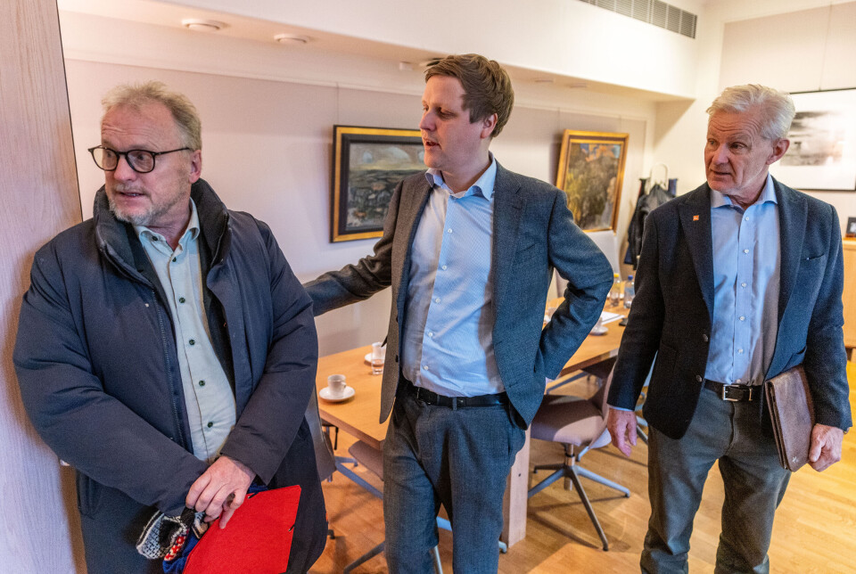Raymond Johansen og Jan Egeland under et møte med utviklingsminister Åsmund Aukrust etter at USA frøs bistandsmidler i februar.