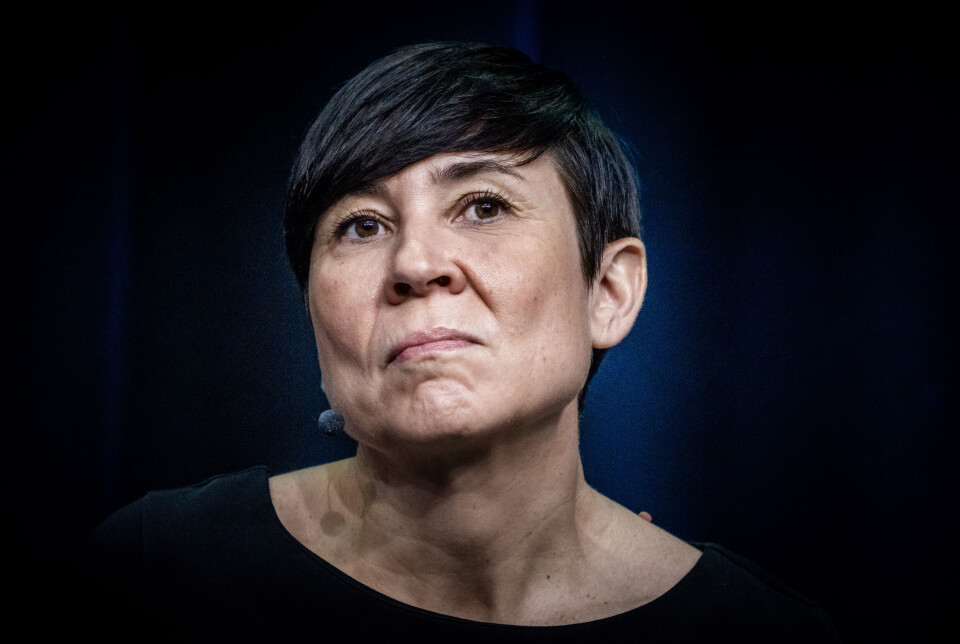 Ine Eriksen Søreide (H) mener kutt i utdanningstiltak først og fremst vil gå utover jenter i fattige land.
