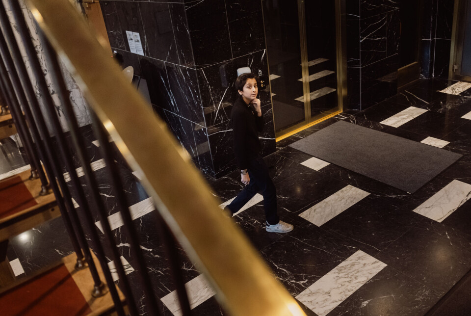 Azaan (13) er minister for en dag: – Skal vi endre verden, må vi starte med oss selv