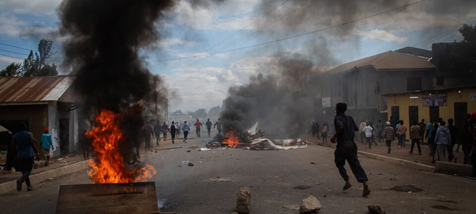 – Presidenten undertrykker folket, men bader selv i luksus