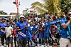 Supportere foran Cape Verdes fotballandslag ved en treningsleir i Santa Cruz.